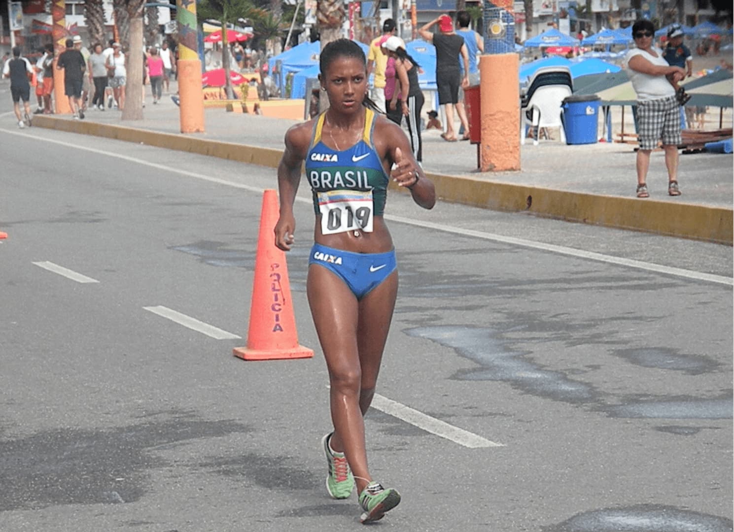 Atleta vitoriosa, exemplo de resultado com treino organizado.