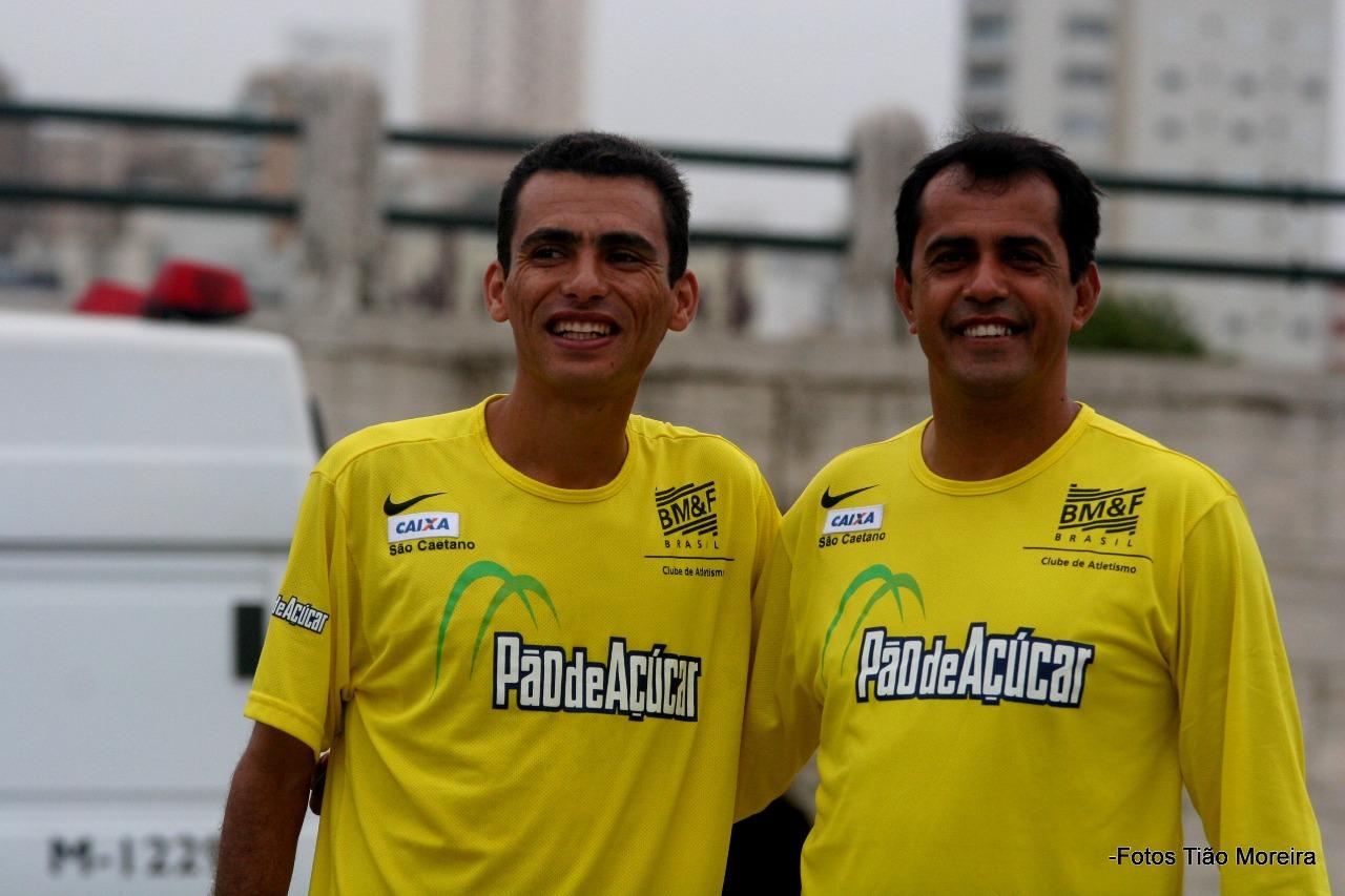 Treinador de corrida Adauto e seu atleta Marílson Santos.