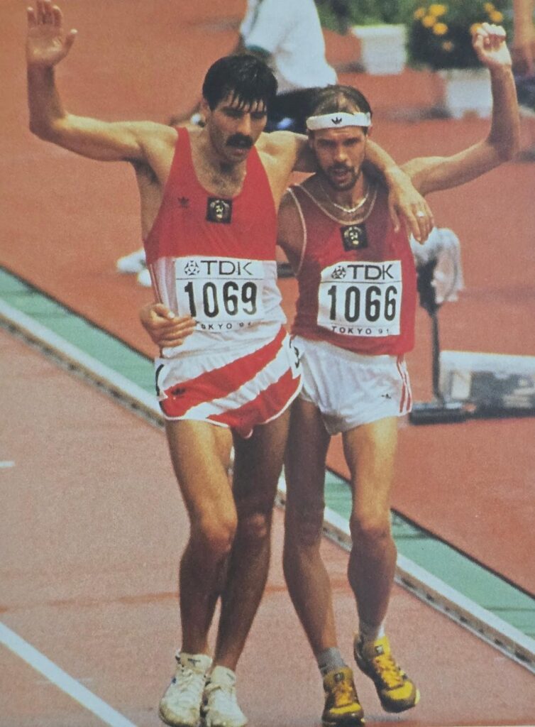 Na prova dos 50 km da marcha atlética, mundial de Tóquio, os então soviéticos Aleksandr Pothasov e Andrey Perlov, movidos pelo fair play, abriram mão de disputar a vitória para cruzarem juntos a linha de chegada. 
